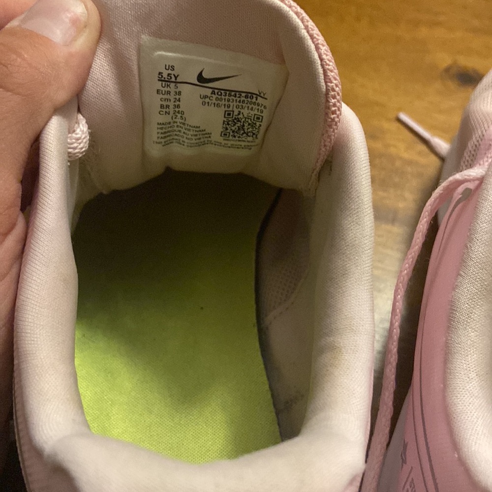 Nike Sneakers - Picture 4 of 4